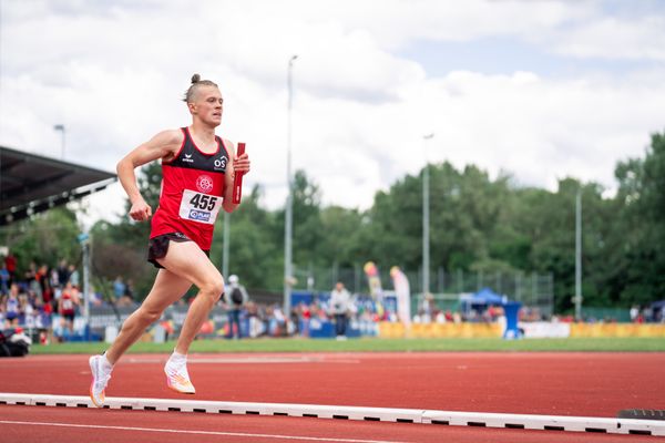 Nils Huhtakangas (LG Osnabrueck) am 29.05.2022 waehrend der Deutschen Meisterschaften Langstaffel im Otto-Schott-Sportzentrum in Mainz